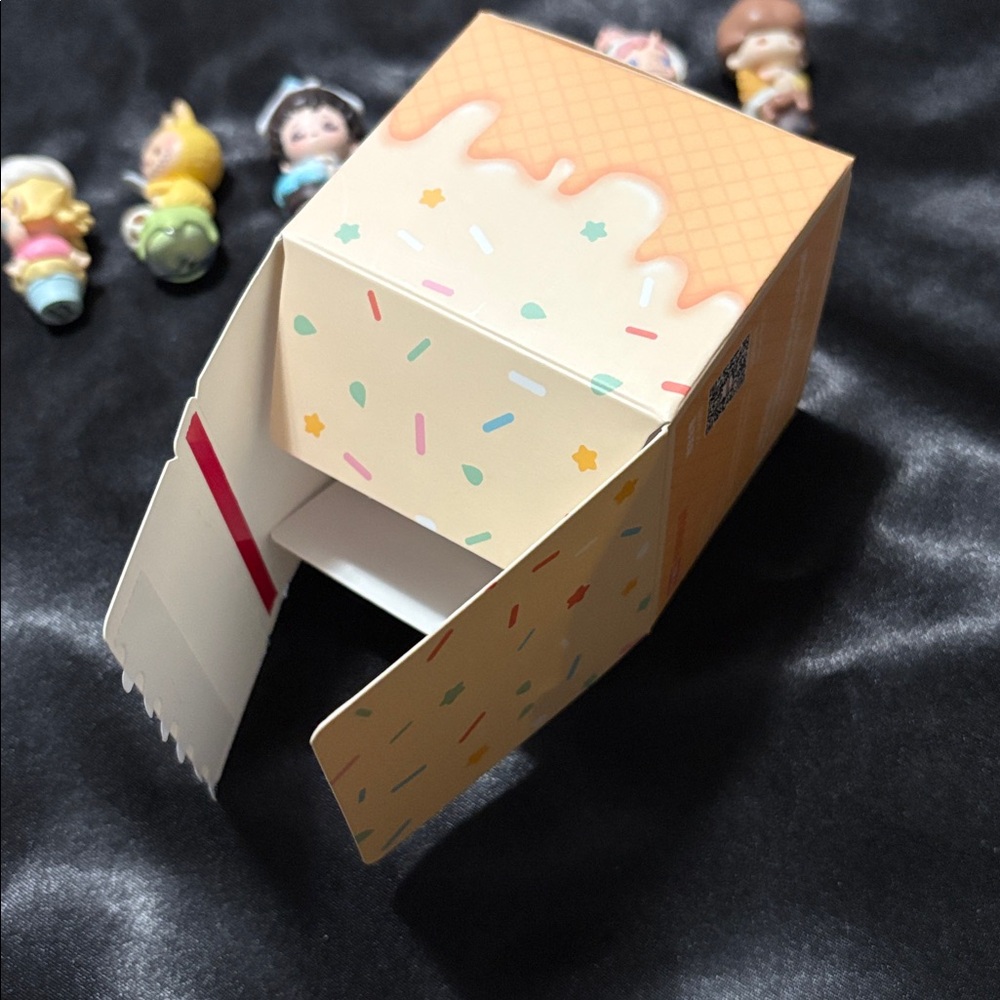 POP MART POP BEAN Bundle of 6 POP Beans - Picture 16 of 16